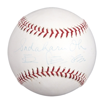 Sadaharu Oh English & Japanese Signed Baseball (Beckett)